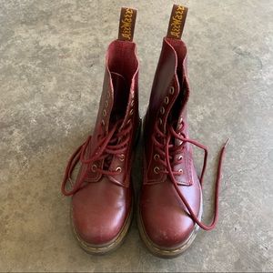 Dr. Martens 1460 Pascal in maroon